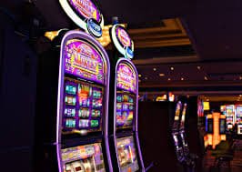 Studio kasino live winstar4d dengan dealer profesional dan multi-kamera HD